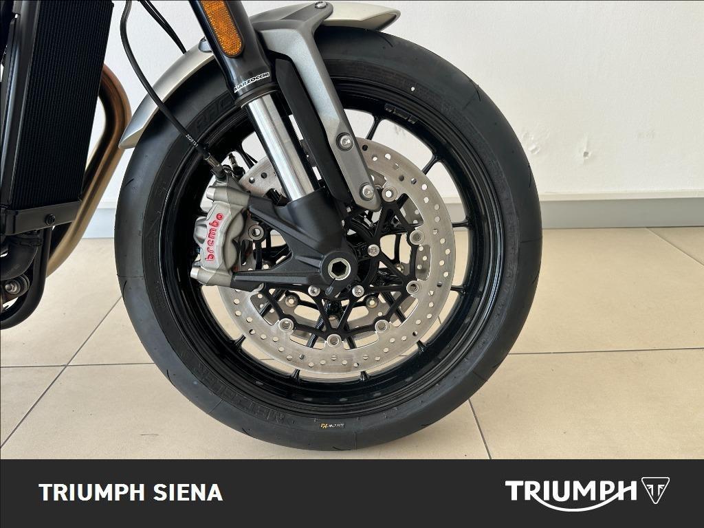 TRIUMPH Speed Twin 1200 Stealth Edition Abs